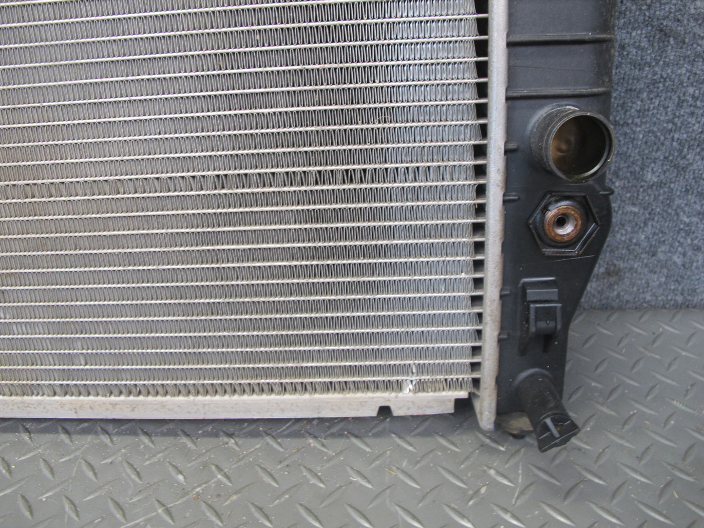 98-99 Chevrolet Camaro 5.7L V8 LS1 A/T Engine Cooling Radiator 52471357 OEM