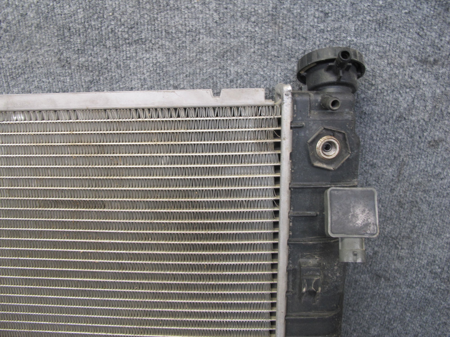 98-99 Chevrolet Camaro 5.7L V8 LS1 A/T Engine Cooling Radiator 52471357 OEM