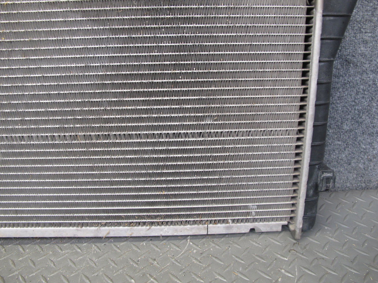 98-99 Chevrolet Camaro 5.7L V8 LS1 A/T Engine Cooling Radiator 52471357 OEM