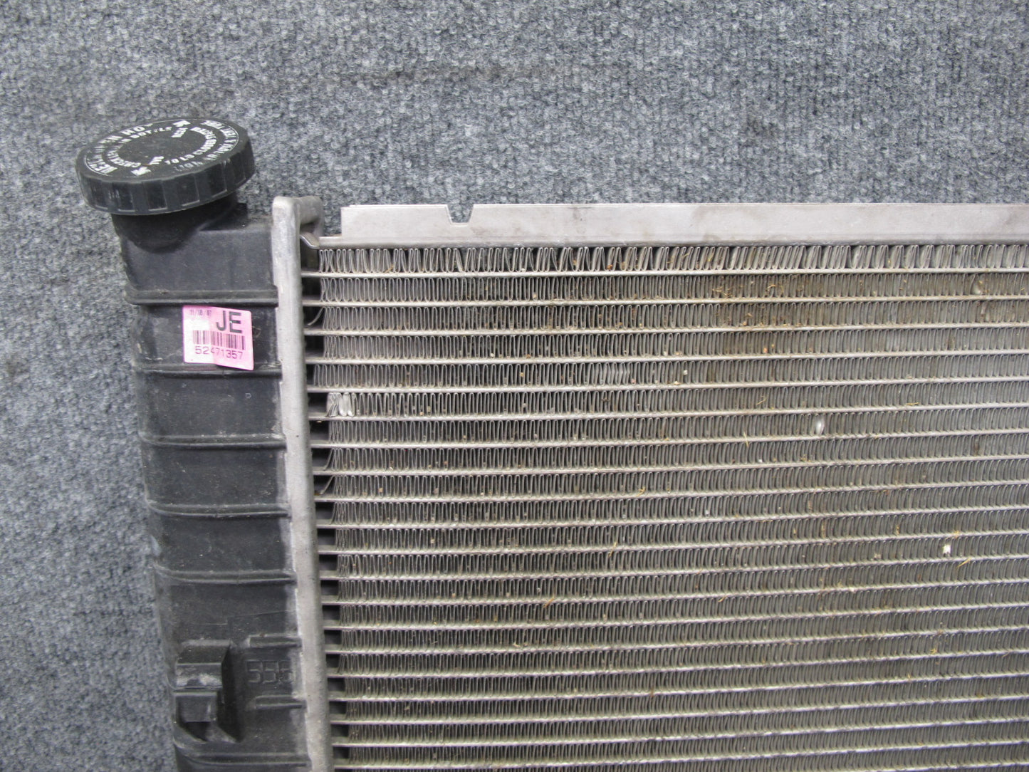 98-99 Chevrolet Camaro 5.7L V8 LS1 A/T Engine Cooling Radiator 52471357 OEM