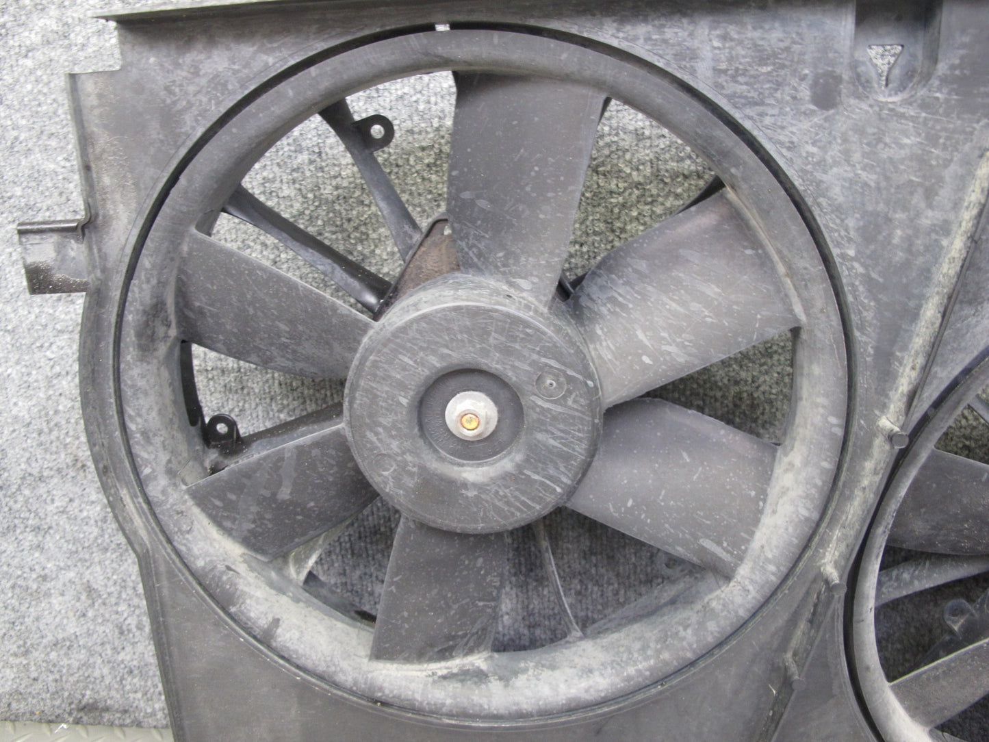 98-02 Chevrolet Camaro Z28 5.7 LS1 Engine Radiator Dual Cooling Fan & Shroud OEM