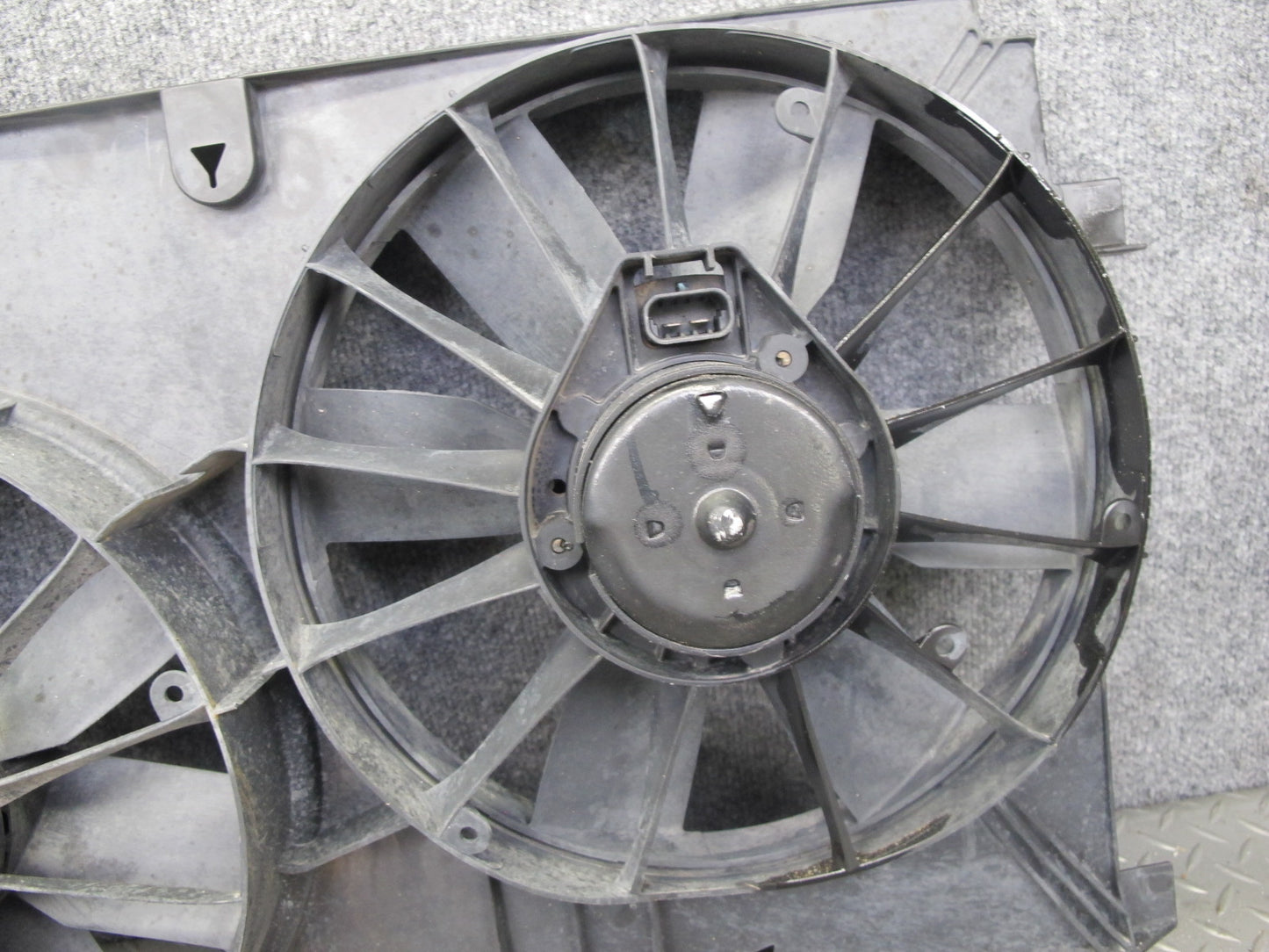 98-02 Chevrolet Camaro Z28 5.7 LS1 Engine Radiator Dual Cooling Fan & Shroud OEM
