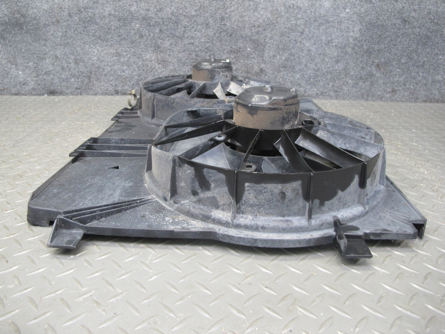 98-02 Chevrolet Camaro Z28 5.7 LS1 Engine Radiator Dual Cooling Fan & Shroud OEM