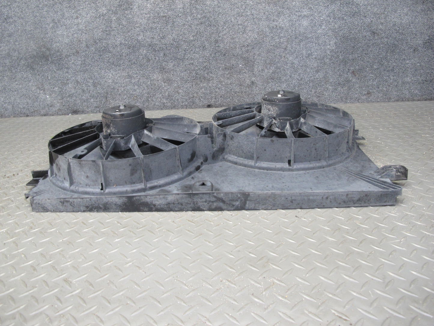 98-02 Chevrolet Camaro Z28 5.7 LS1 Engine Radiator Dual Cooling Fan & Shroud OEM