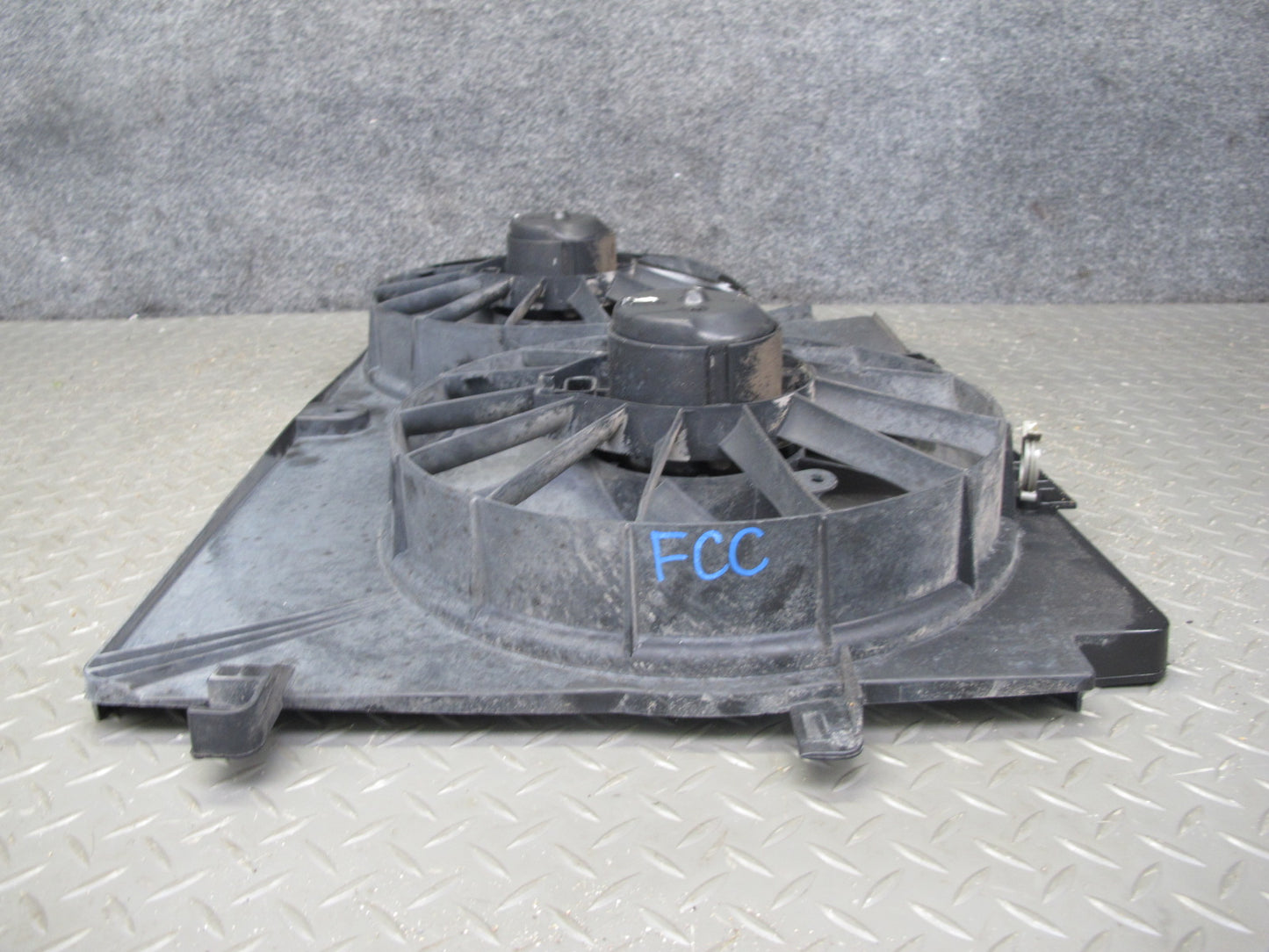 98-02 Chevrolet Camaro Z28 5.7 LS1 Engine Radiator Dual Cooling Fan & Shroud OEM