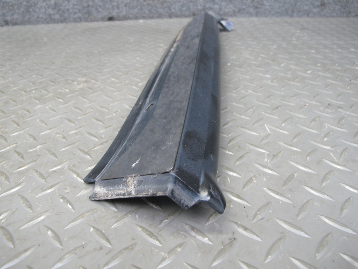 2003-2009 Hummer H2 Front Left Right Windshield A Pillar Trim Molding Panel Set