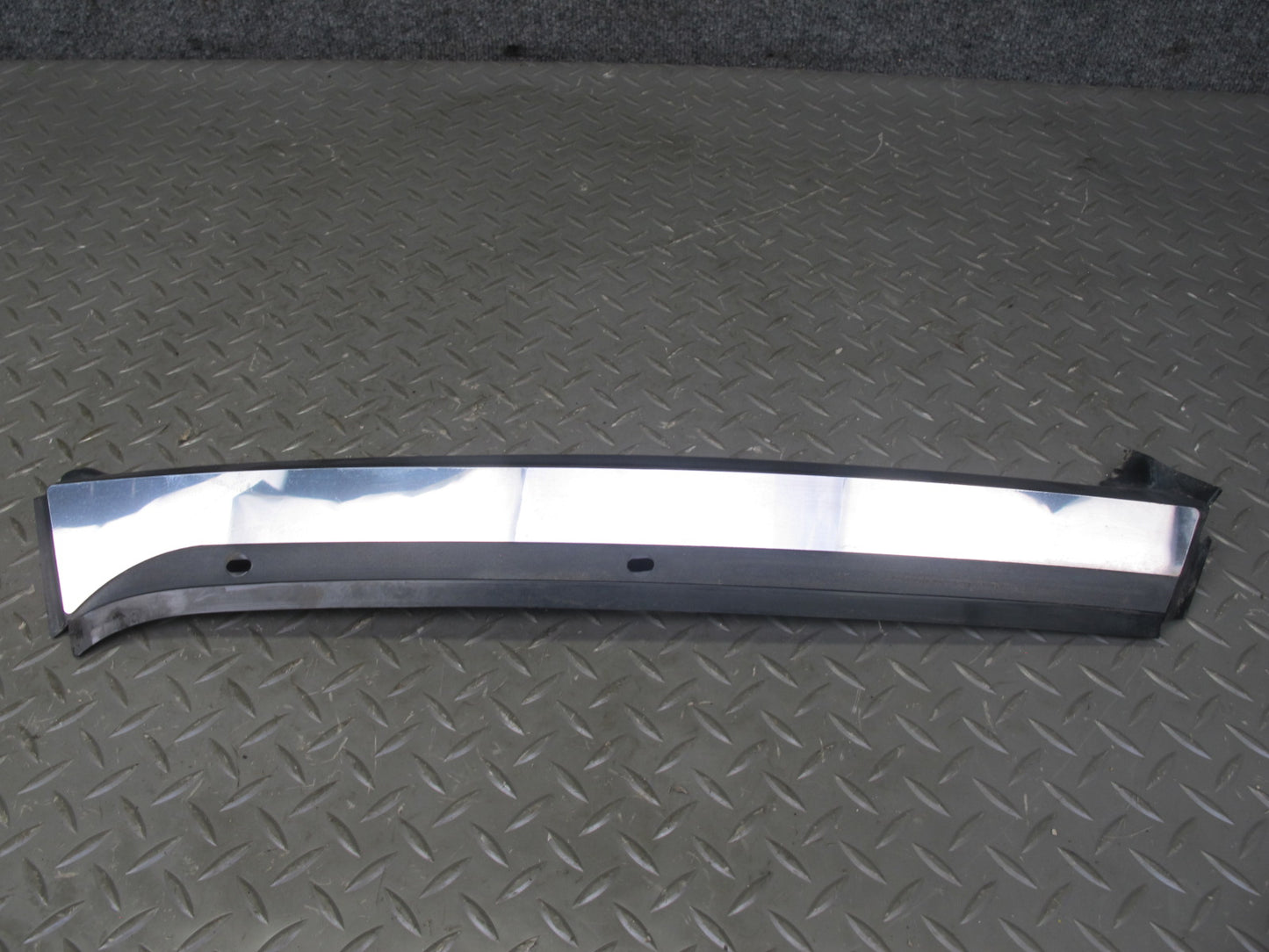 2003-2009 Hummer H2 Front Left Right Windshield A Pillar Trim Molding Panel Set