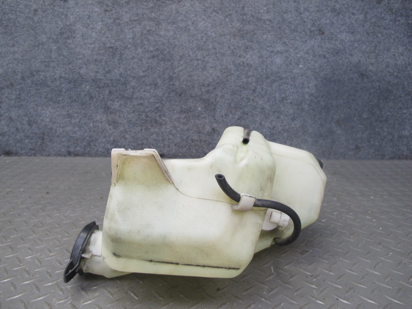 2003-2007 Hummer H2 Front Windshield Wiper Washer Reservoir Tank Bottle