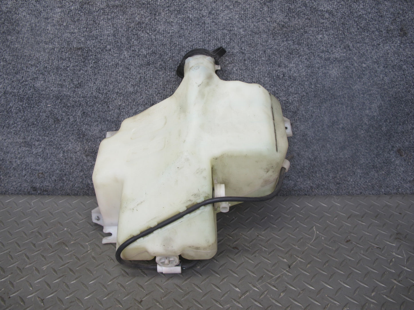 2003-2007 Hummer H2 Front Windshield Wiper Washer Reservoir Tank Bottle