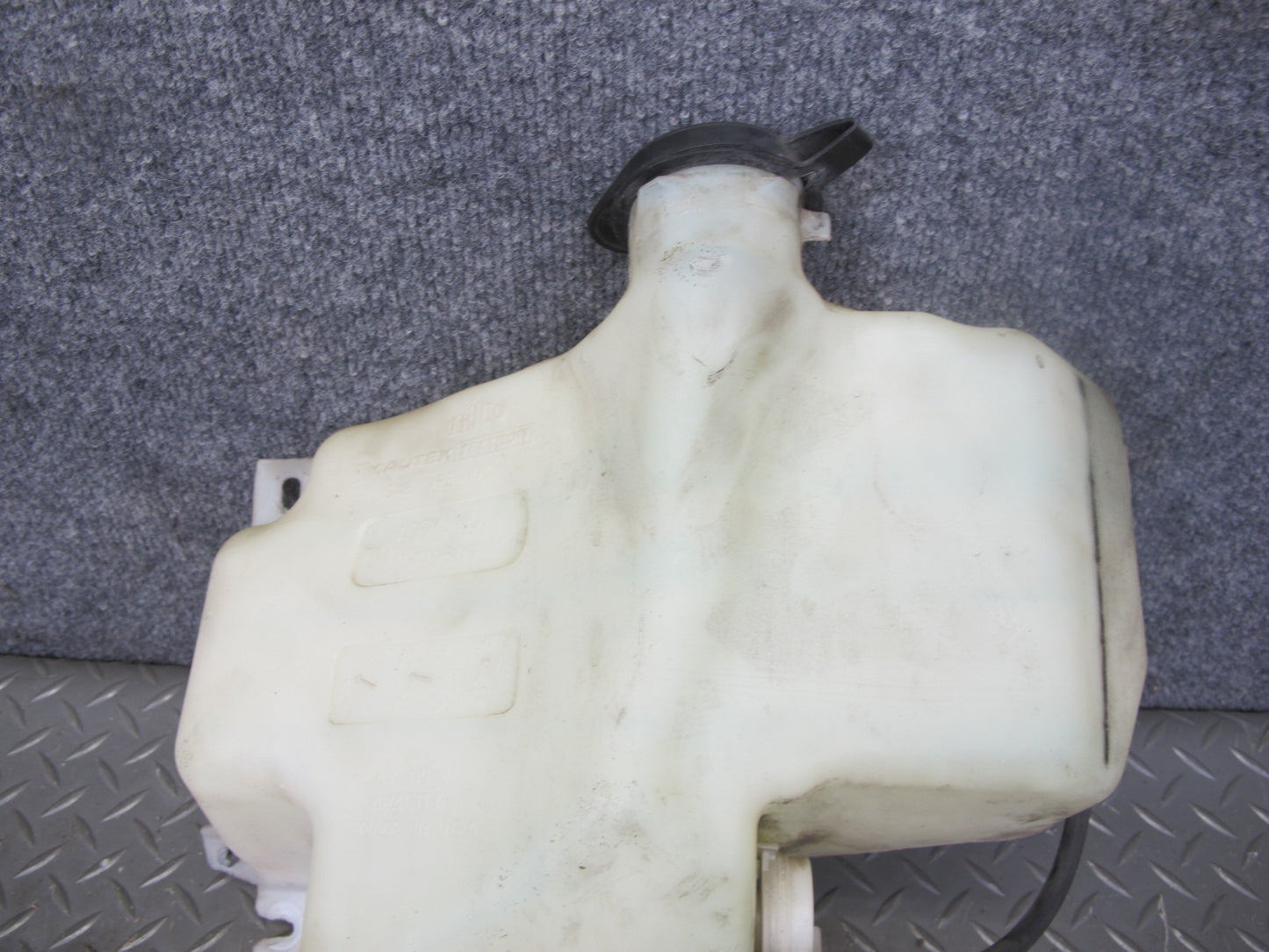 2003-2007 Hummer H2 Front Windshield Wiper Washer Reservoir Tank Bottle