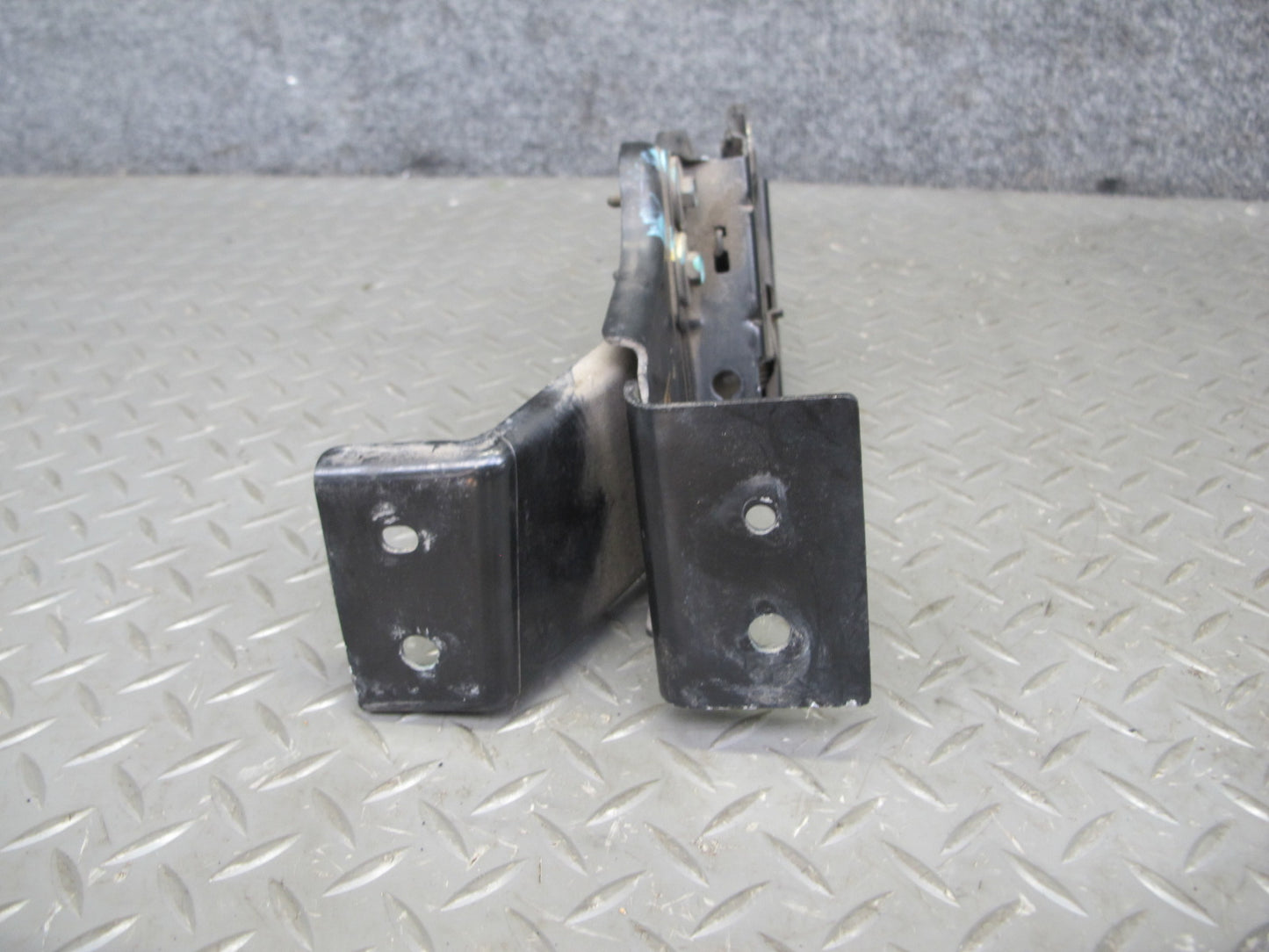 2003-2007 Hummer H2 Front Hood Bonnet Lock Latch W/ Bracket