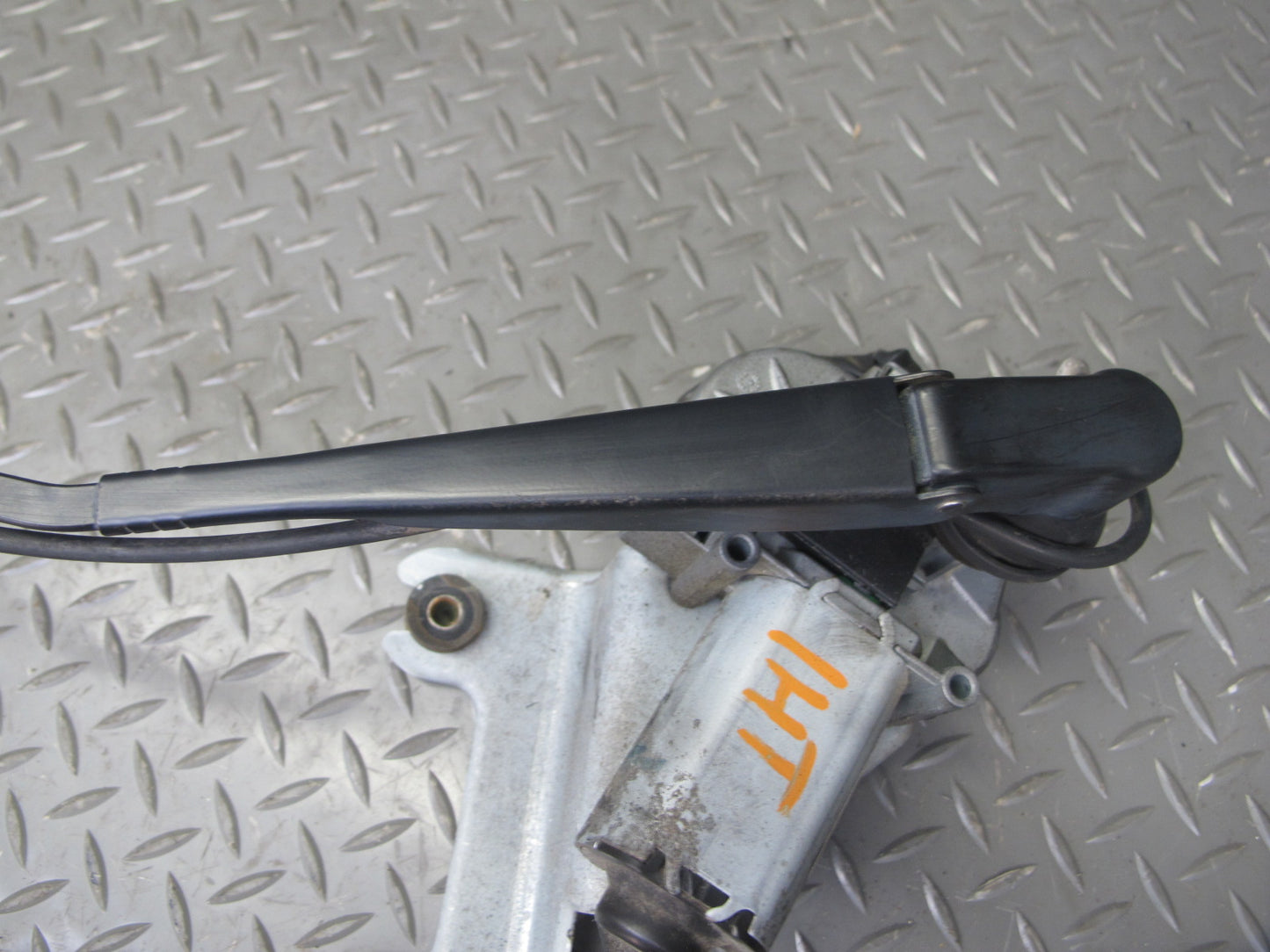 2003-2007 Hummer H2 Rear Tailgate Lift Gate Back Door Wiper Arm W/ Motor