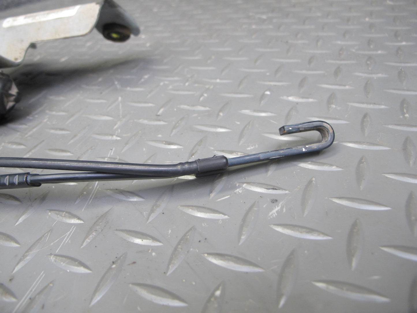 2003-2007 Hummer H2 Rear Tailgate Lift Gate Back Door Wiper Arm W/ Motor