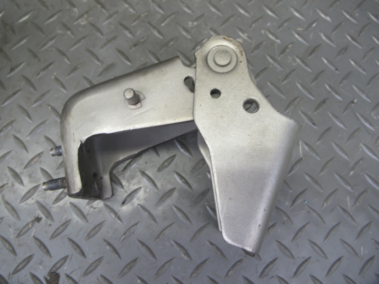2003-2009 Hummer H2 Front Right & Left Side Hood Bonnet Hinge Support Set