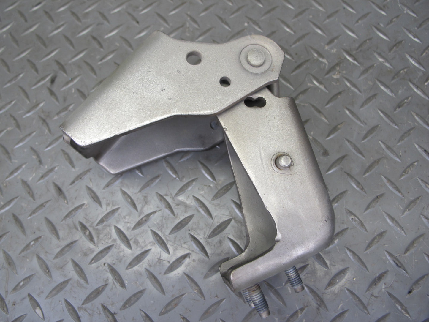 2003-2009 Hummer H2 Front Right & Left Side Hood Bonnet Hinge Support Set