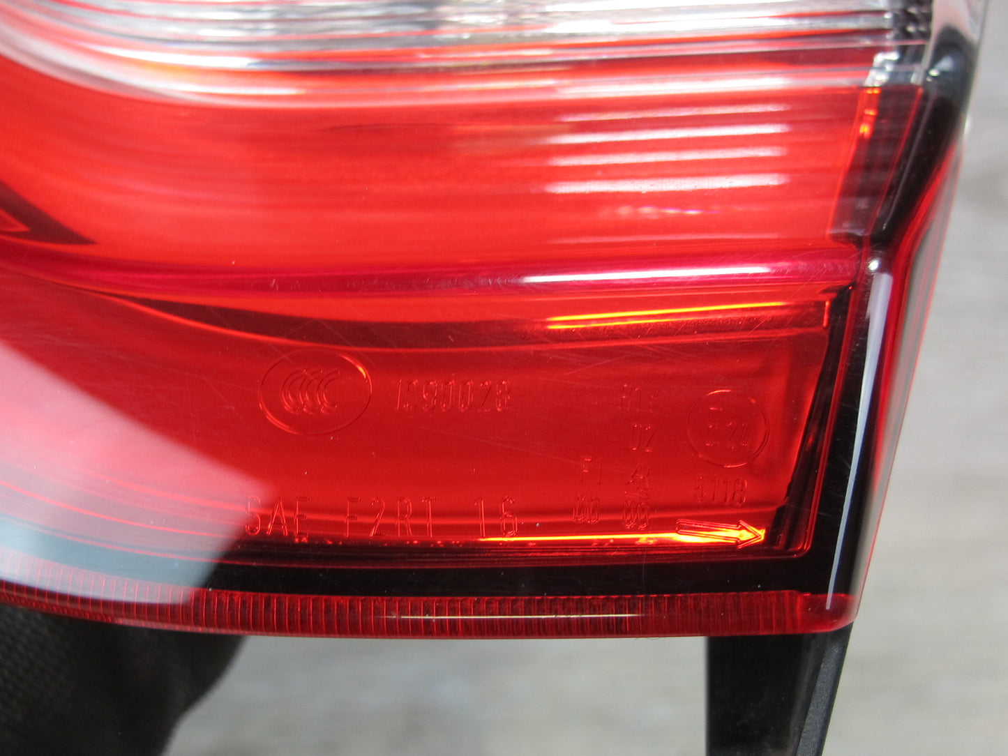 2017-2020 Maserati Levante M161 Rear Right Inner Trunk Tail Light Lamp 670100869