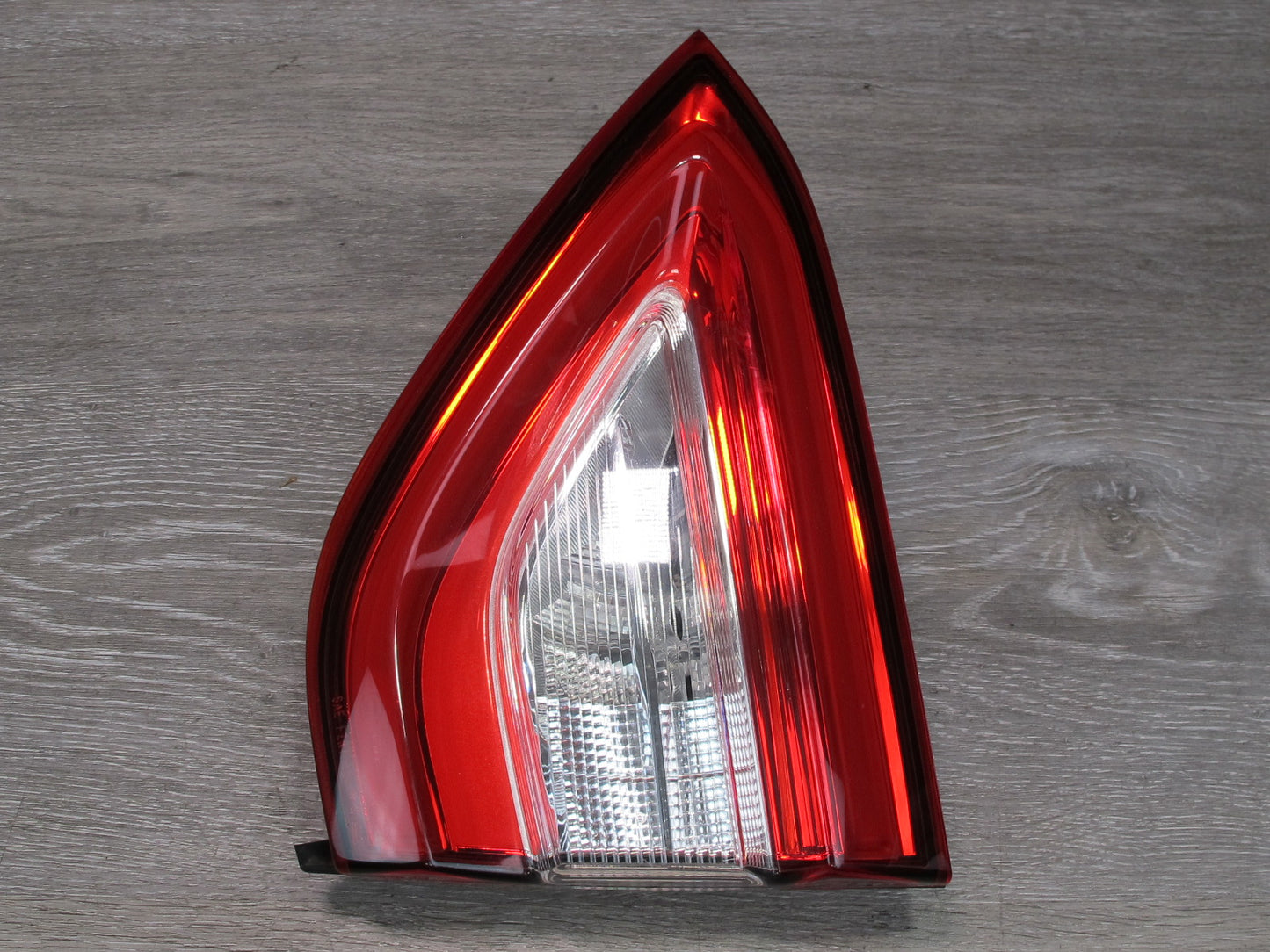 2017-2020 Maserati Levante M161 Rear Right Inner Trunk Tail Light Lamp 670100869