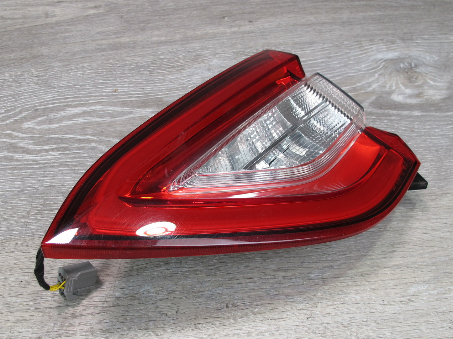 2017-2020 Maserati Levante M161 Rear Right Inner Trunk Tail Light Lamp 670100869