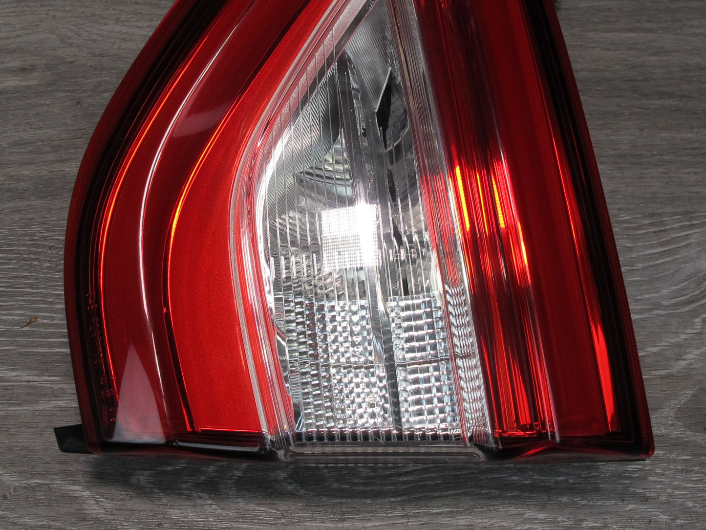 2017-2020 Maserati Levante M161 Rear Right Inner Trunk Tail Light Lamp 670100869