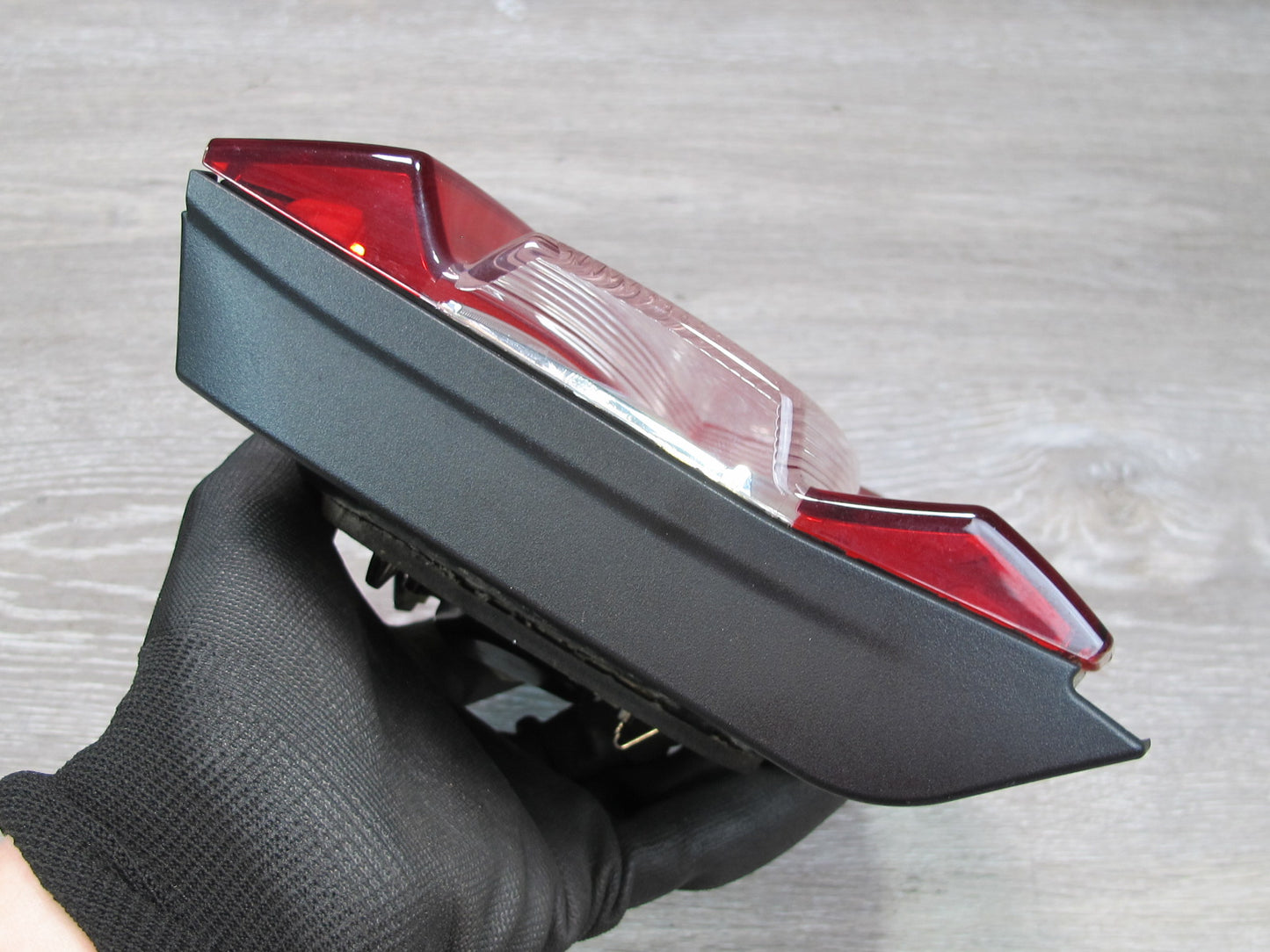 2017-2020 Maserati Levante M161 Rear Left Inner Trunk Tail Light Lamp 670100870