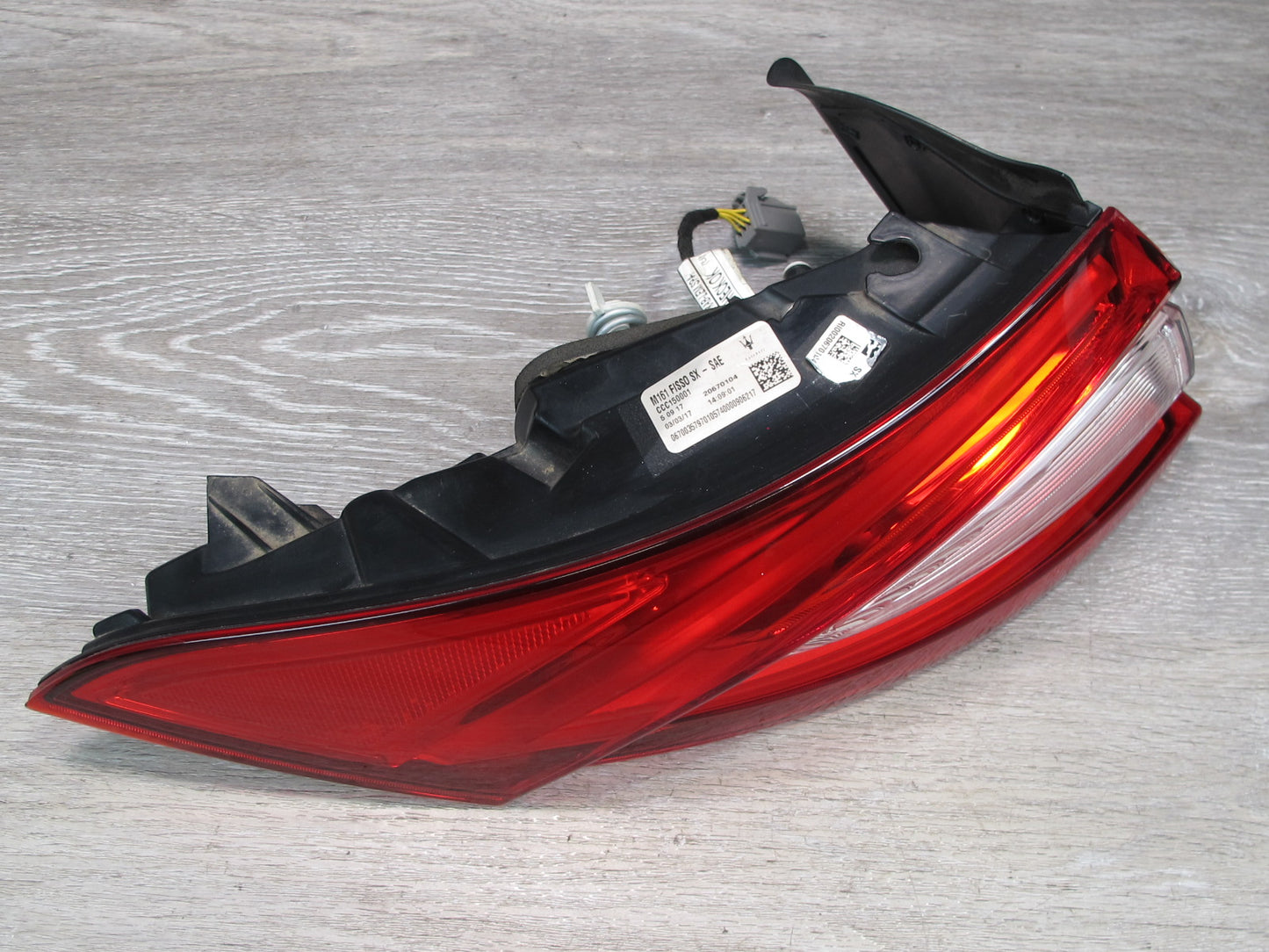 2017-2020 Maserati Levante M161 Rear Left Outer Tail Light Lamp 670035797