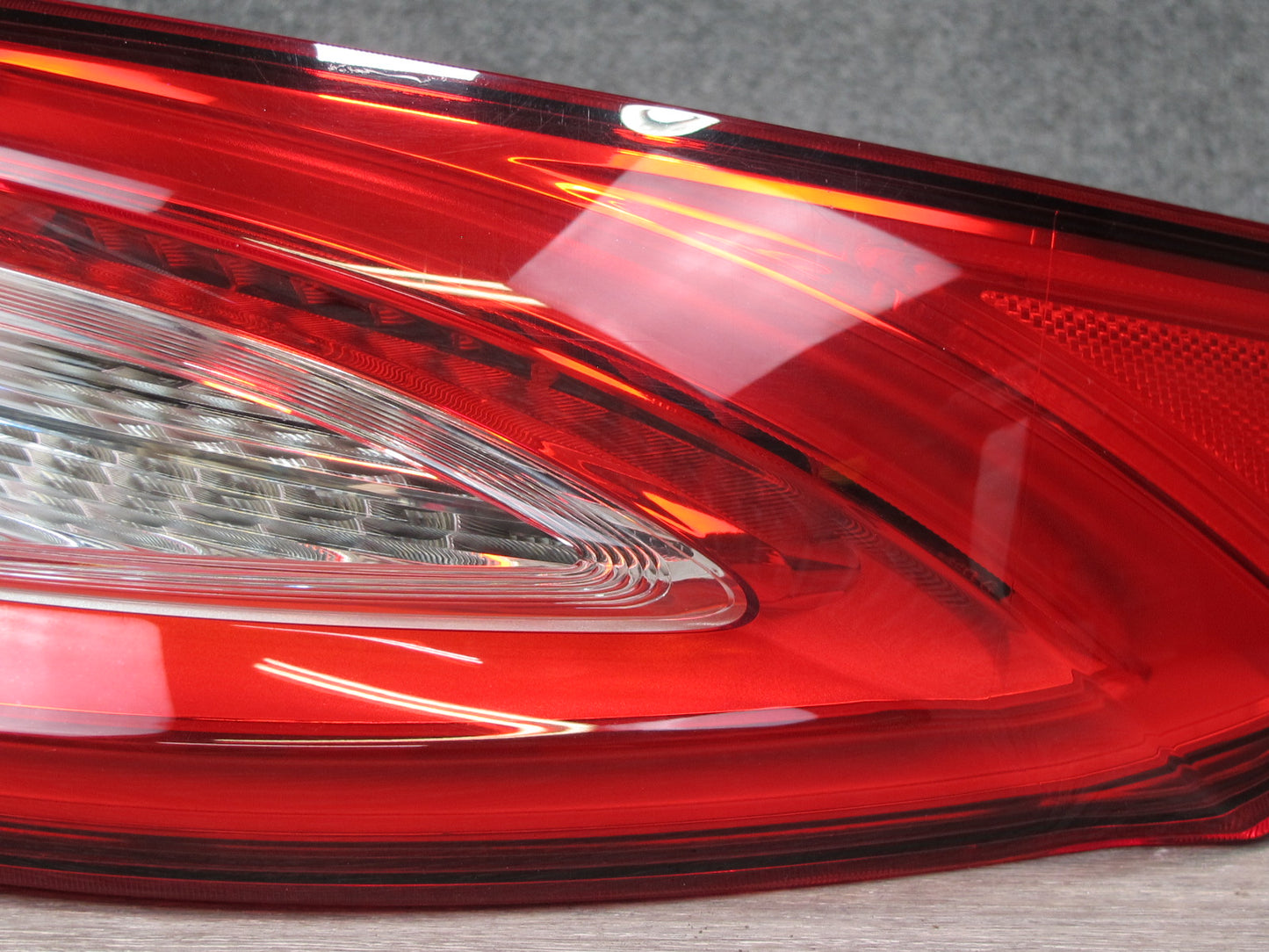 2017-2020 Maserati Levante M161 Rear Right Outer Tail Light Lamp 670035796