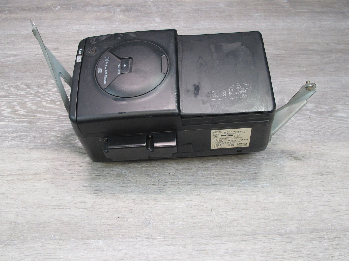 92-97 Lexus UZZ30L SC300 SC400 CD Changer Player NO Magazine 86270-24052 OEM