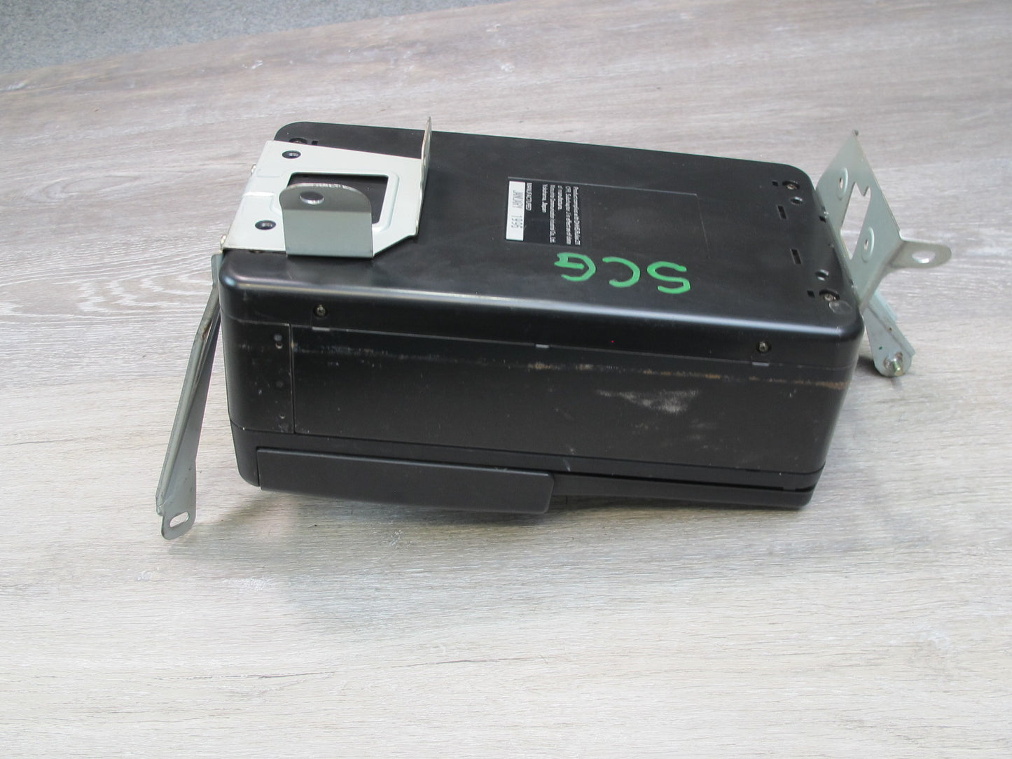 92-97 Lexus UZZ30L SC300 SC400 CD Changer Player NO Magazine 86270-24052 OEM