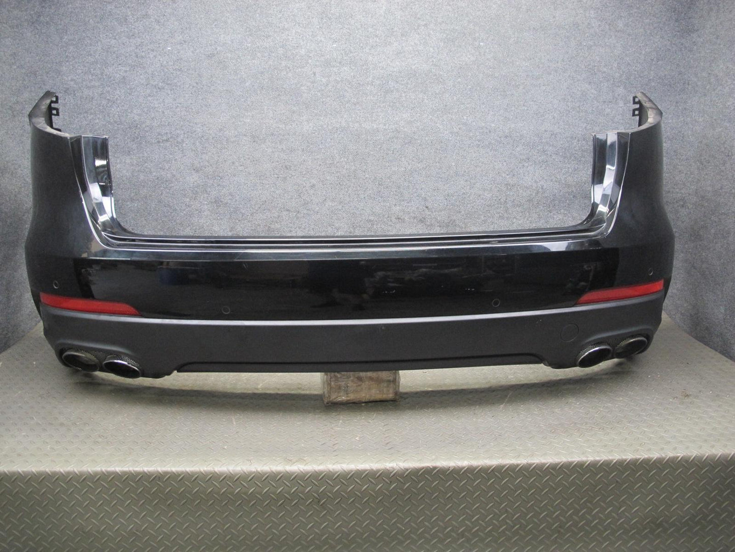 2017-2020 Maserati Levante M161 Rear Bumper Cover w PDC Sensors & Reflectors
