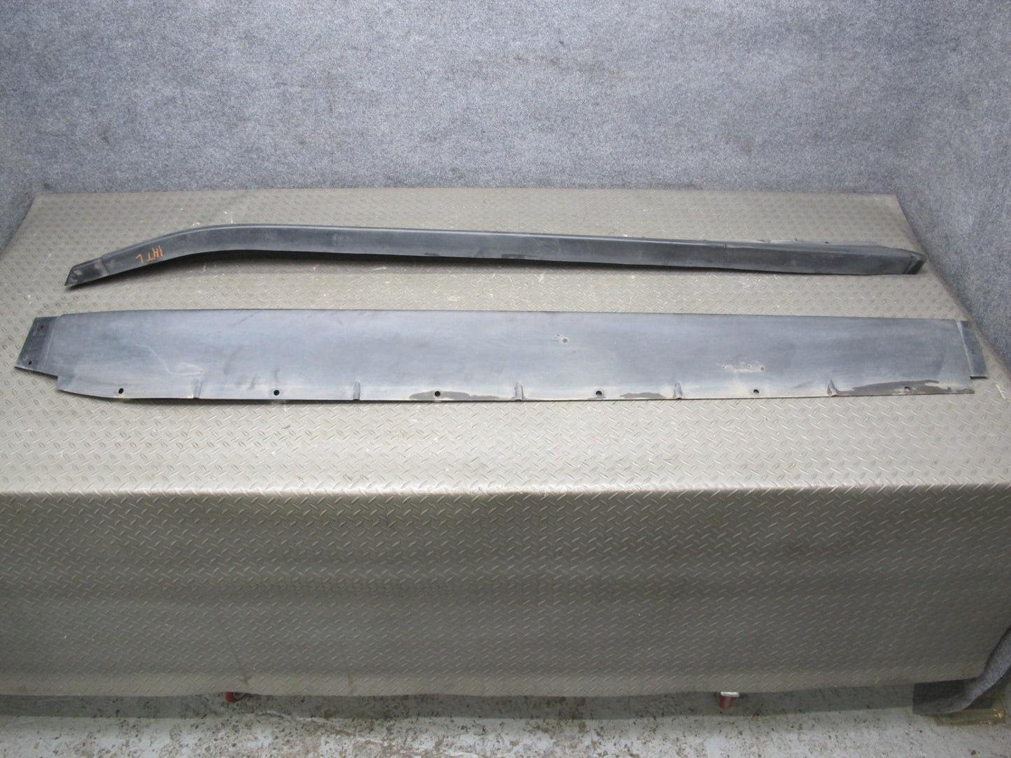 2003-2009 Hummer H2 Left & Right Side Rocker Skirt Panel Molding Trim Set