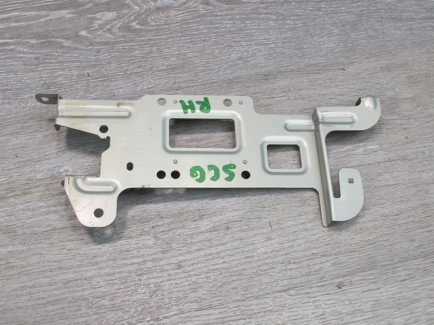 92-00 Lexus UZZ30L SC300 SC400 Dash Radio Left & Right Mount Bracket Set OEM