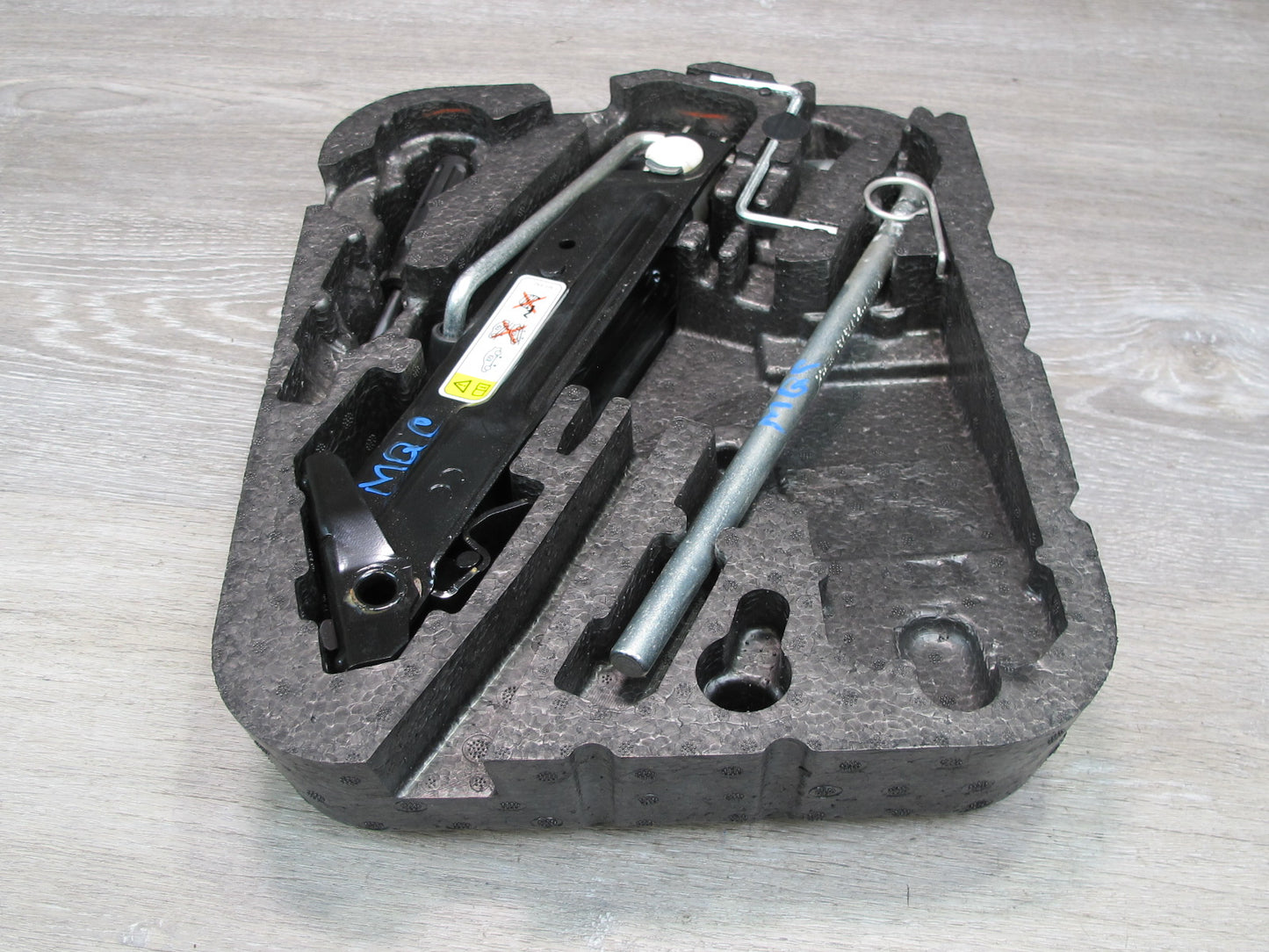 07-15 Mini Cooper R55 R56 R58 R59 R57 Tire Lift Jack Wrench Tool KIT w Foam OEM