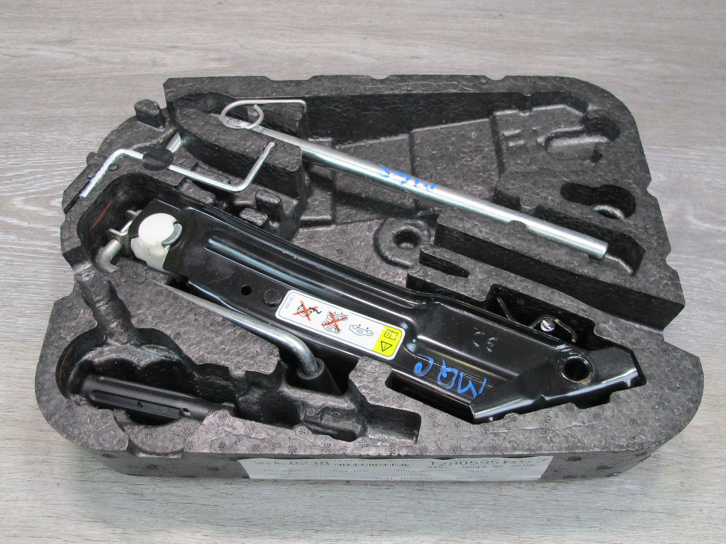 07-15 Mini Cooper R55 R56 R58 R59 R57 Tire Lift Jack Wrench Tool KIT w Foam OEM