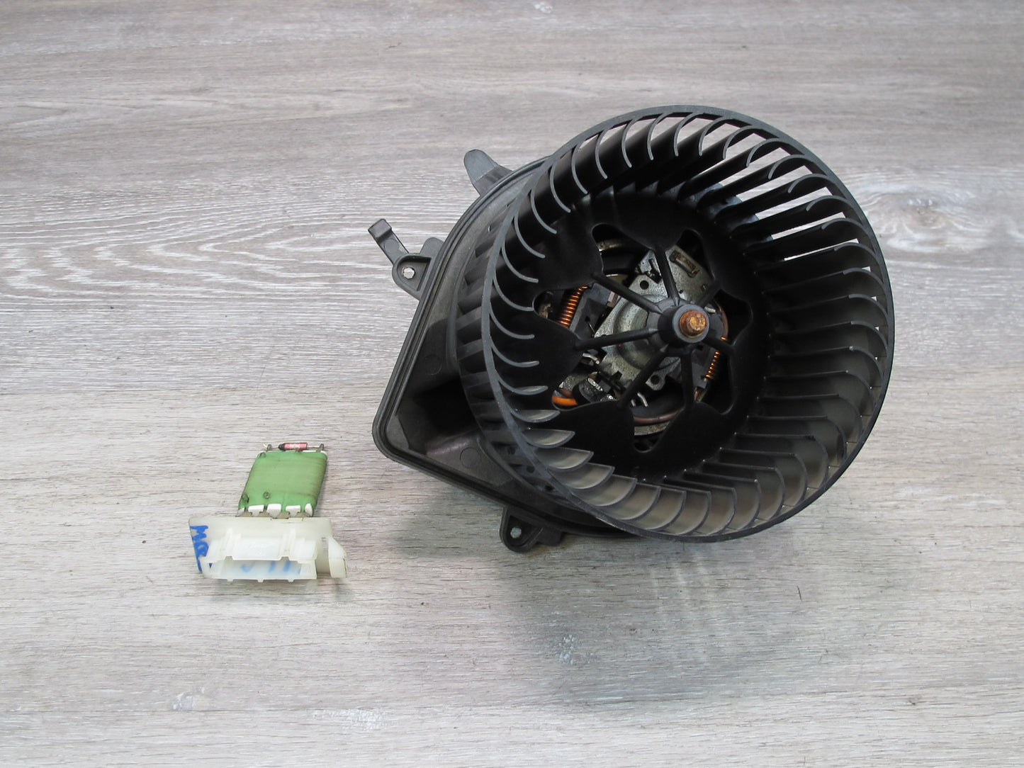 07-11 Mini Cooper R55 R56 R58 R59 A/C Heater Blower Motor Fan w Resistor OEM