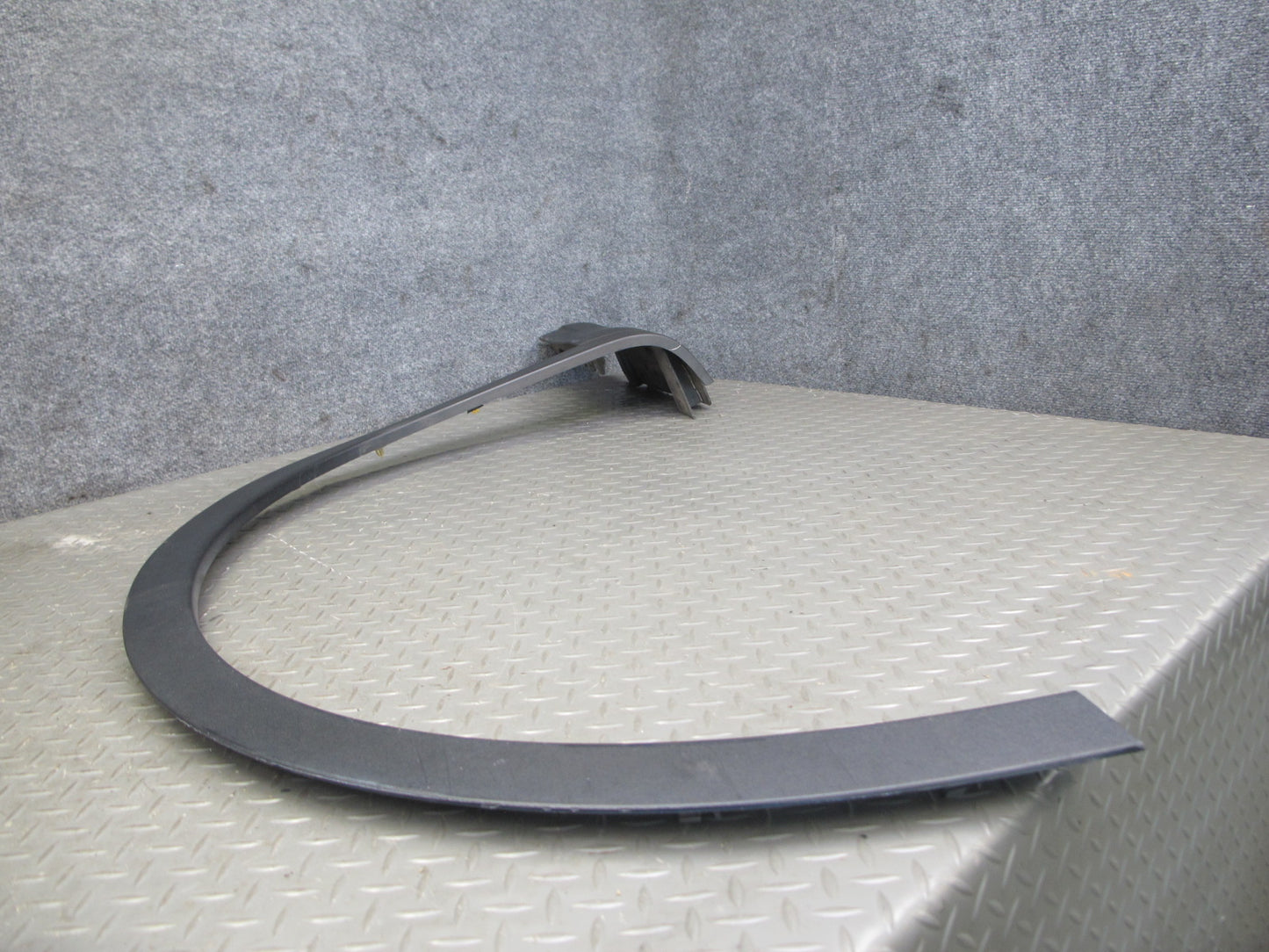 2017-2020 Maserati Levante M161 Front Left Wheel Arch Fender Flare Molding