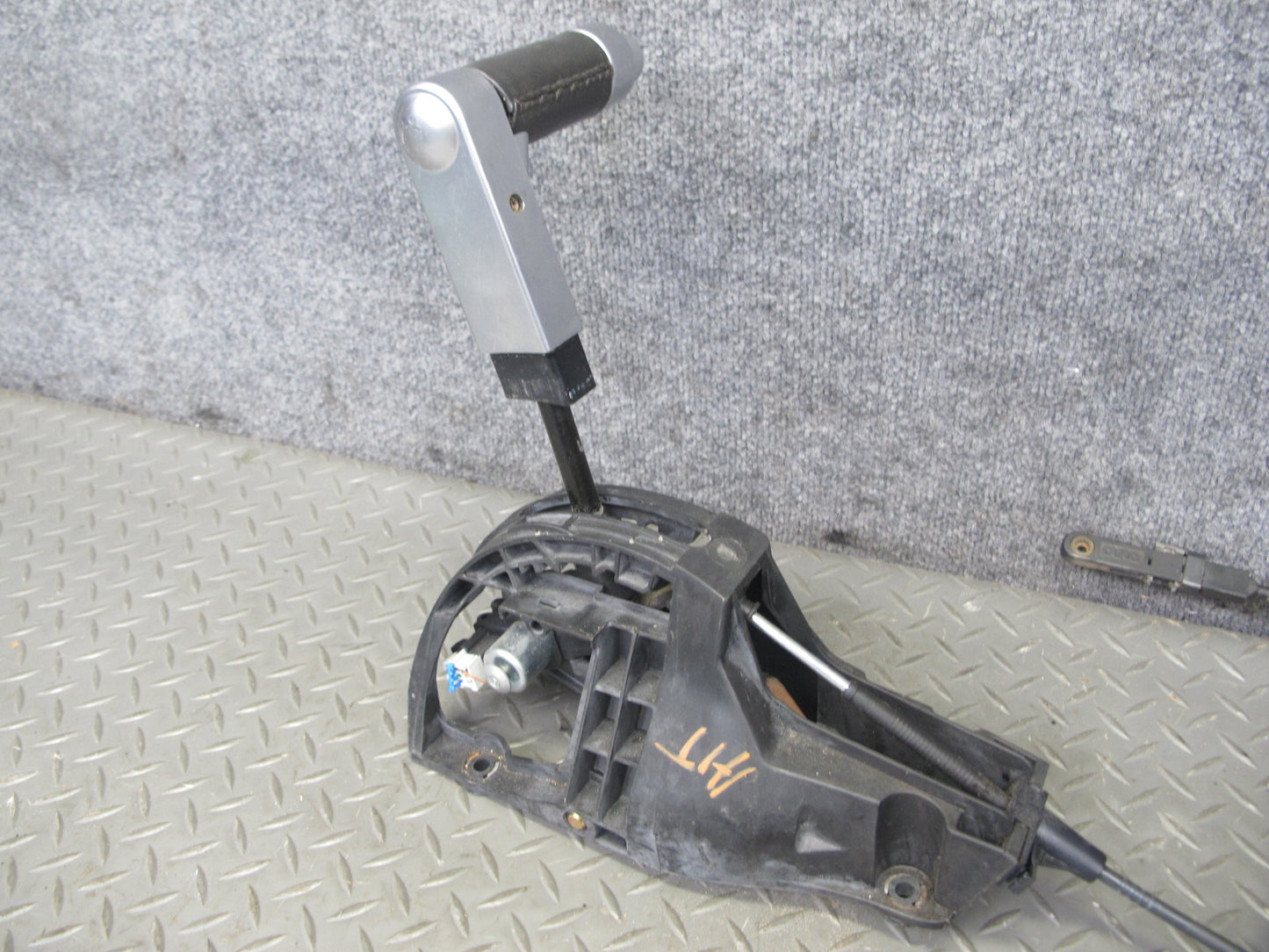 2003-2007 Hummer H2 A/T Automatic Transmission Gear Shifter Selector W/ Cable