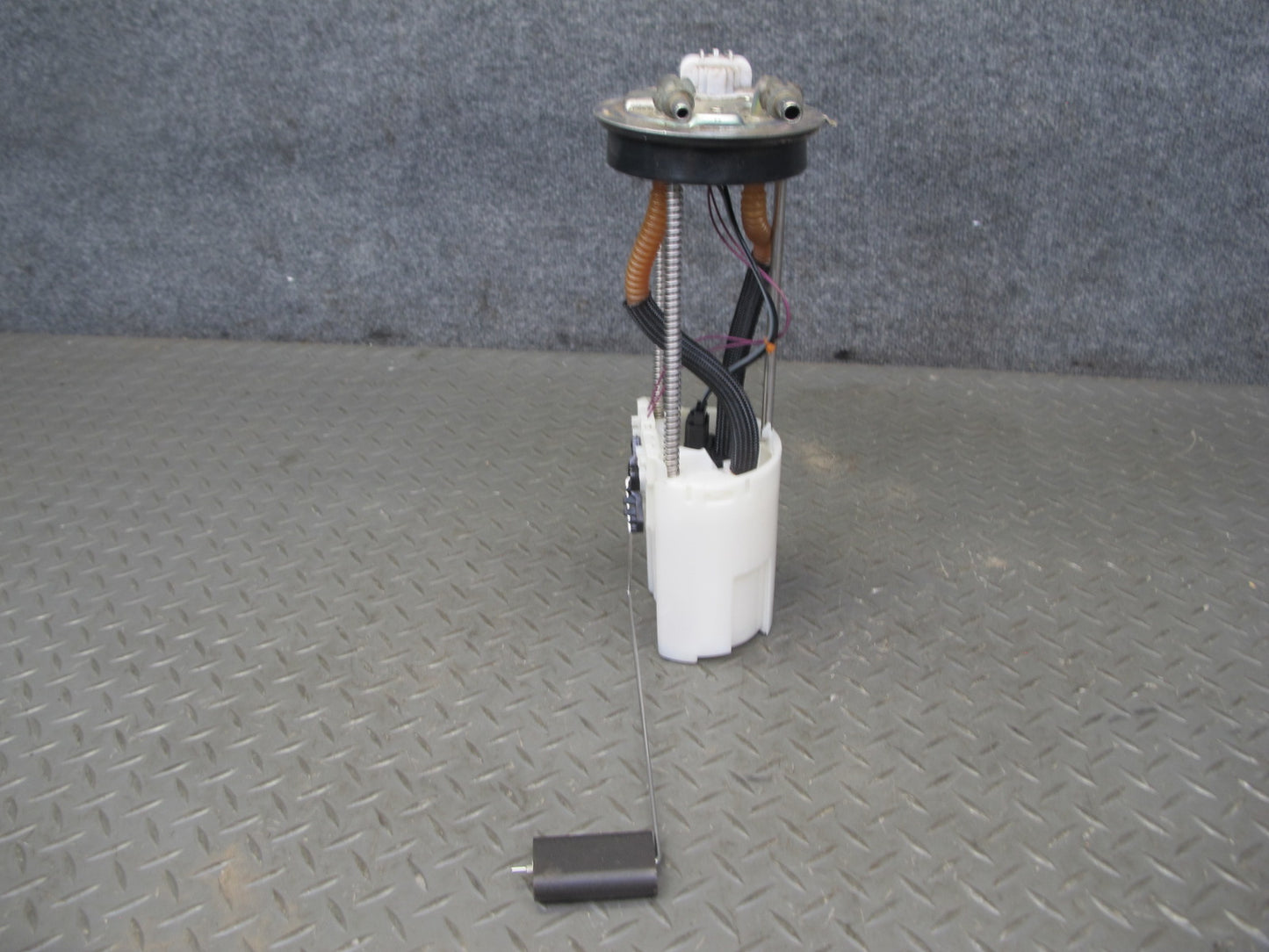 2003 Hummer H2 Fuel Pump Level Sensor Sending Unit Assembly