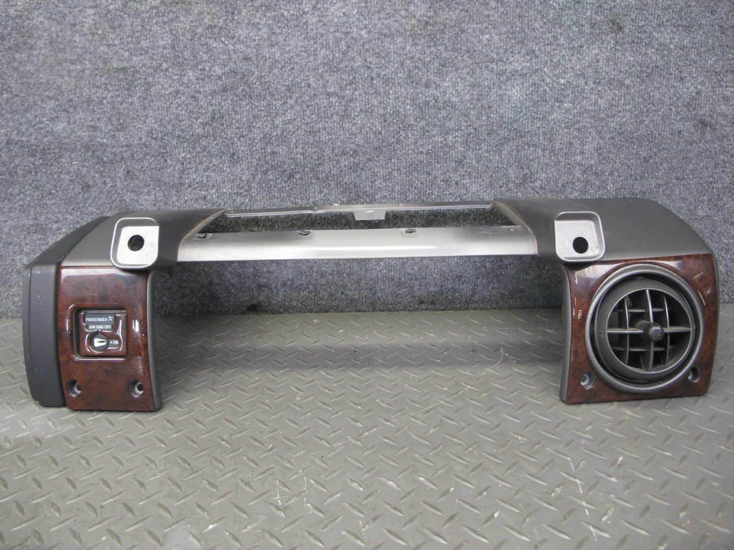 2003-2004 Hummer H2 Front Right Side Dash Upper Panel Cover Trim W/ A/C Air Vent