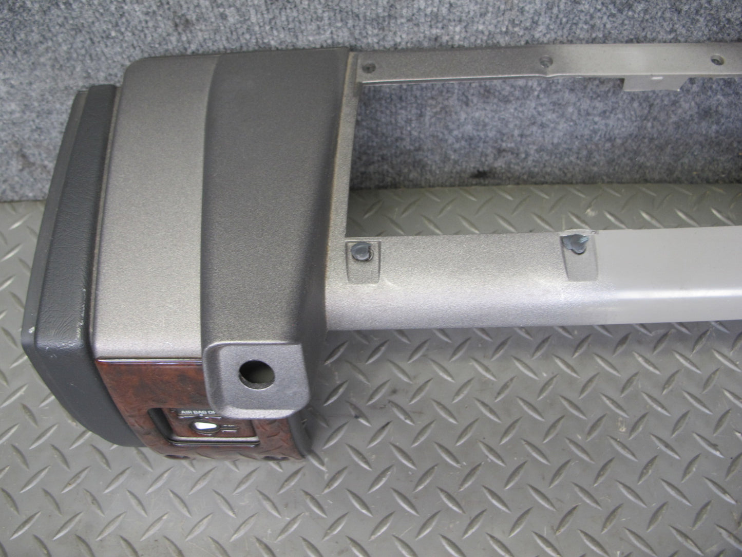 2003-2004 Hummer H2 Front Right Side Dash Upper Panel Cover Trim W/ A/C Air Vent