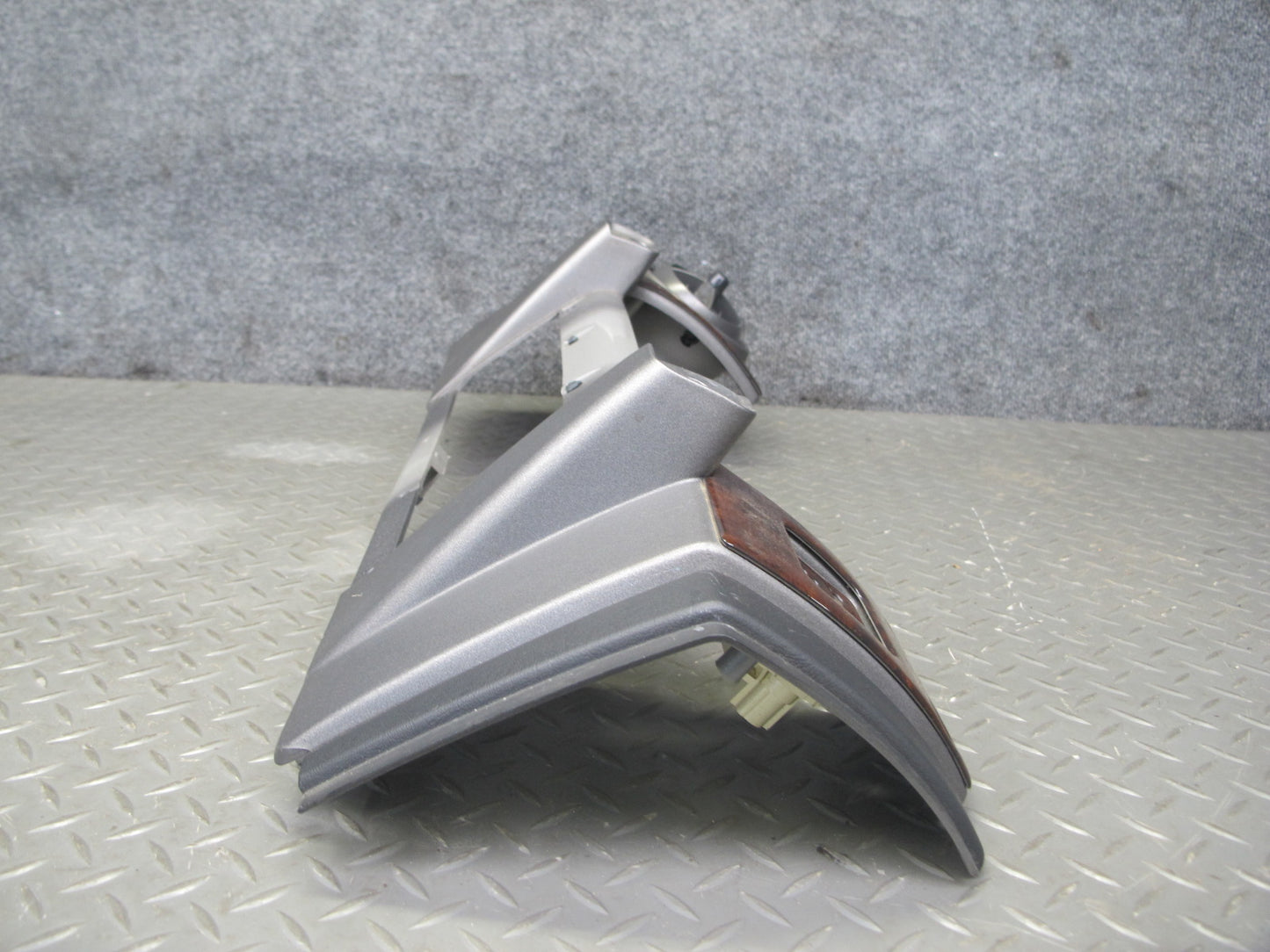 2003-2004 Hummer H2 Front Right Side Dash Upper Panel Cover Trim W/ A/C Air Vent