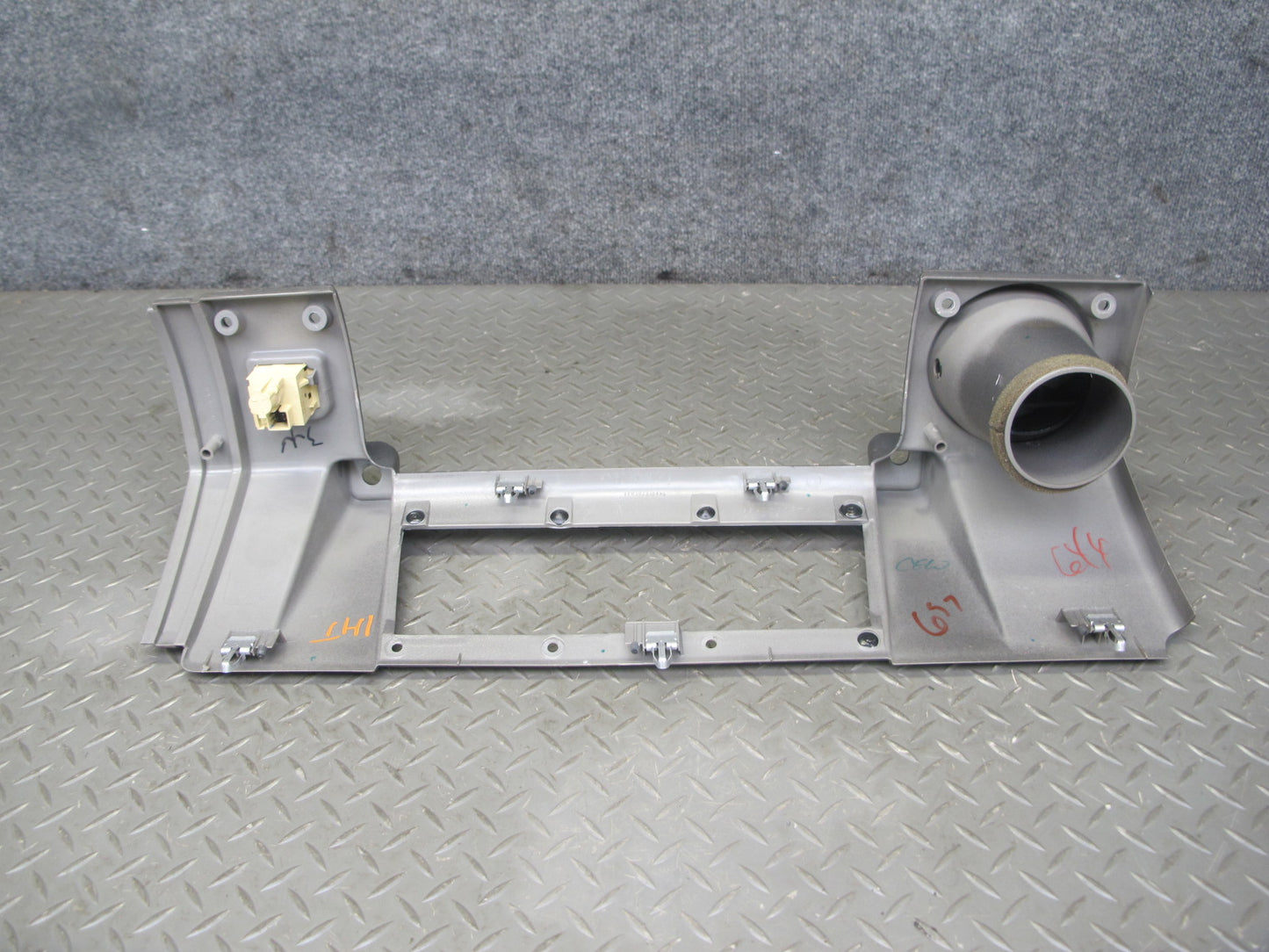 2003-2004 Hummer H2 Front Right Side Dash Upper Panel Cover Trim W/ A/C Air Vent
