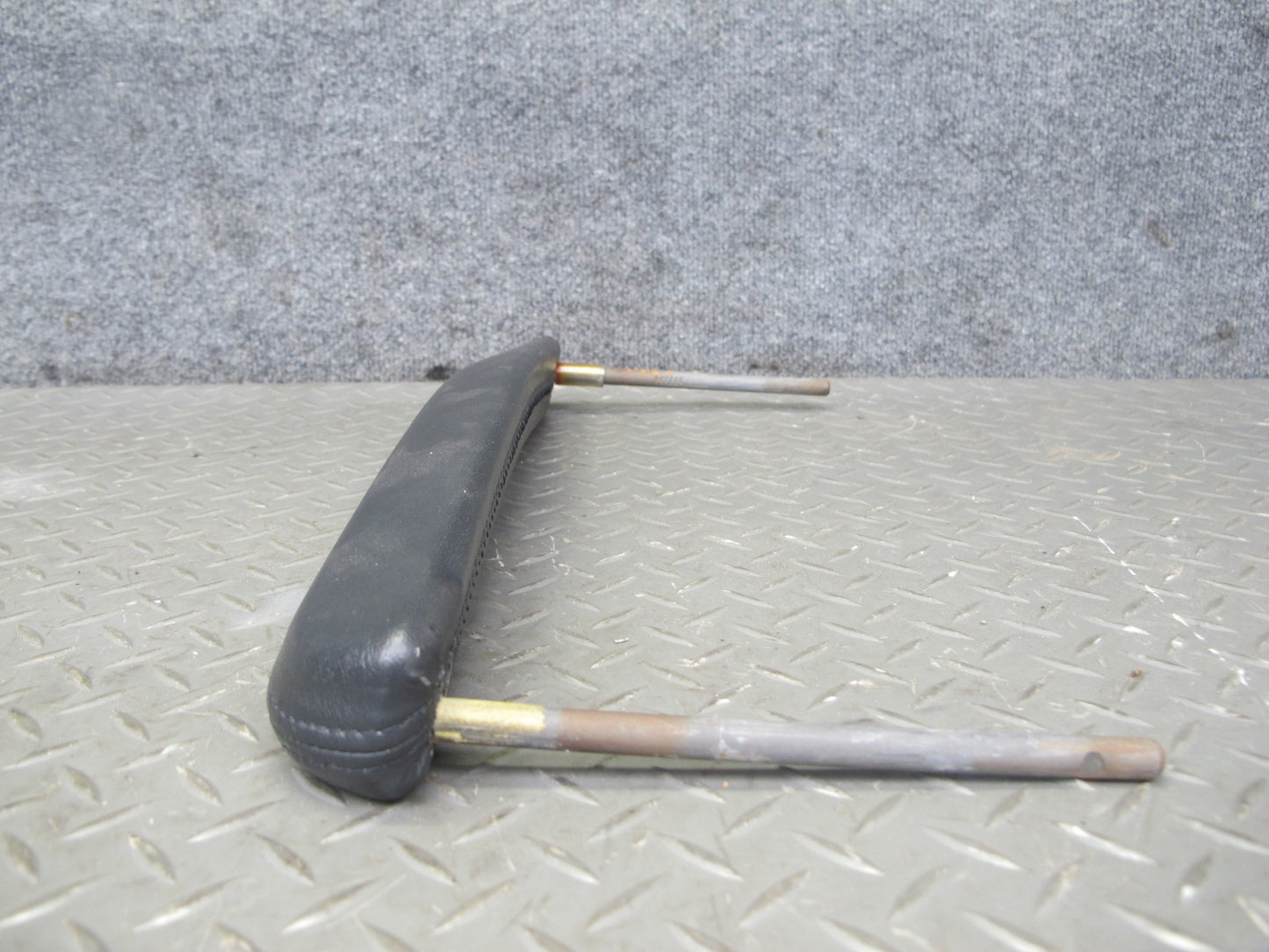 2003-2007 Hummer H2 Front Right Passenger Side Dashboard Grip Grab Handle Bar