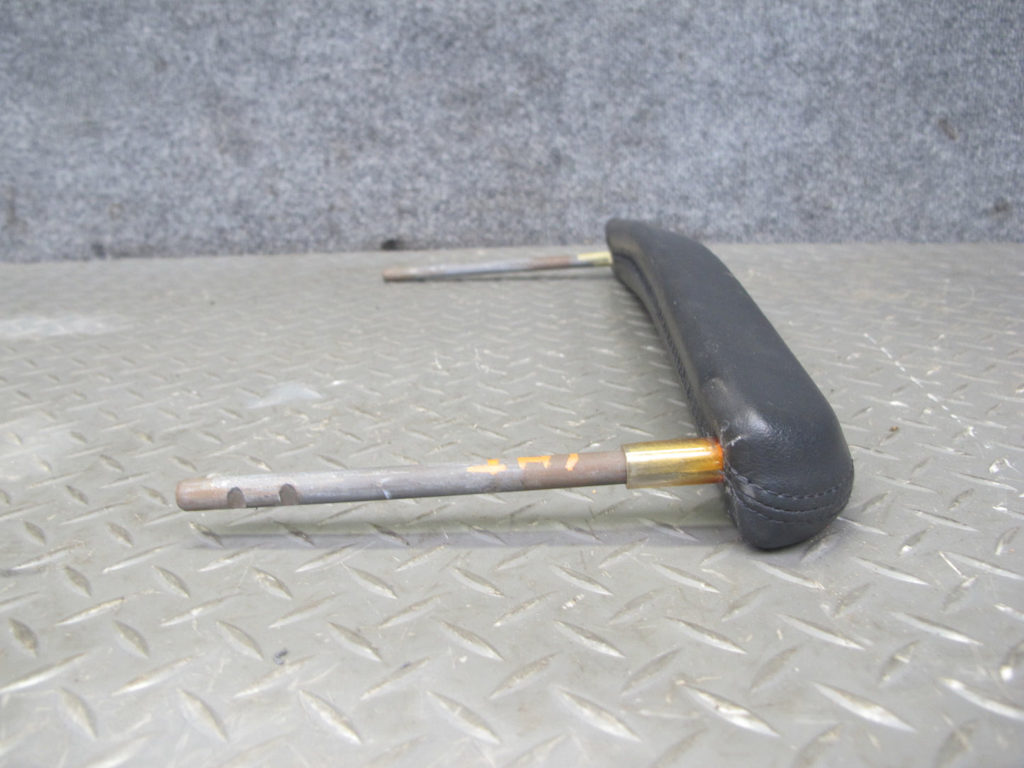2003-2007 Hummer H2 Front Right Passenger Side Dashboard Grip Grab Handle Bar