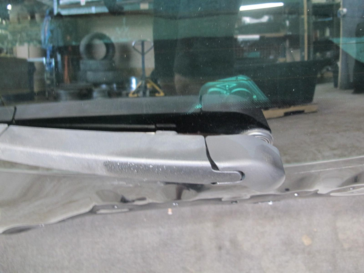 2017-2020 Maserati Levante M161 Rear Trunk Lid Tailgate Liftgate w Glass