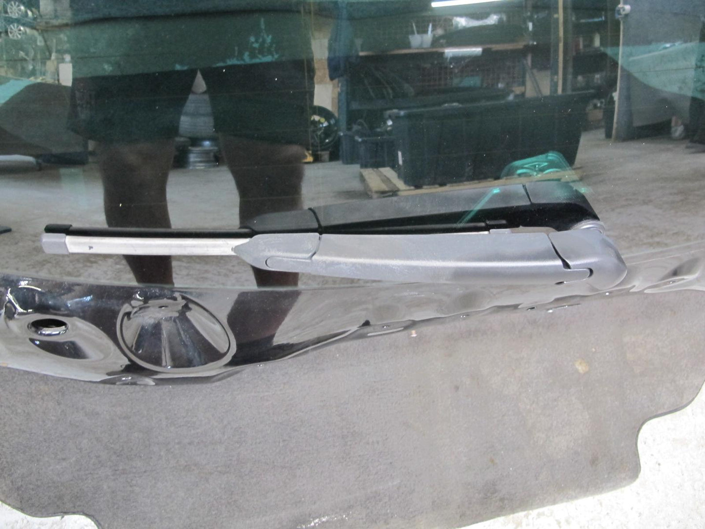 2017-2020 Maserati Levante M161 Rear Trunk Lid Tailgate Liftgate w Glass