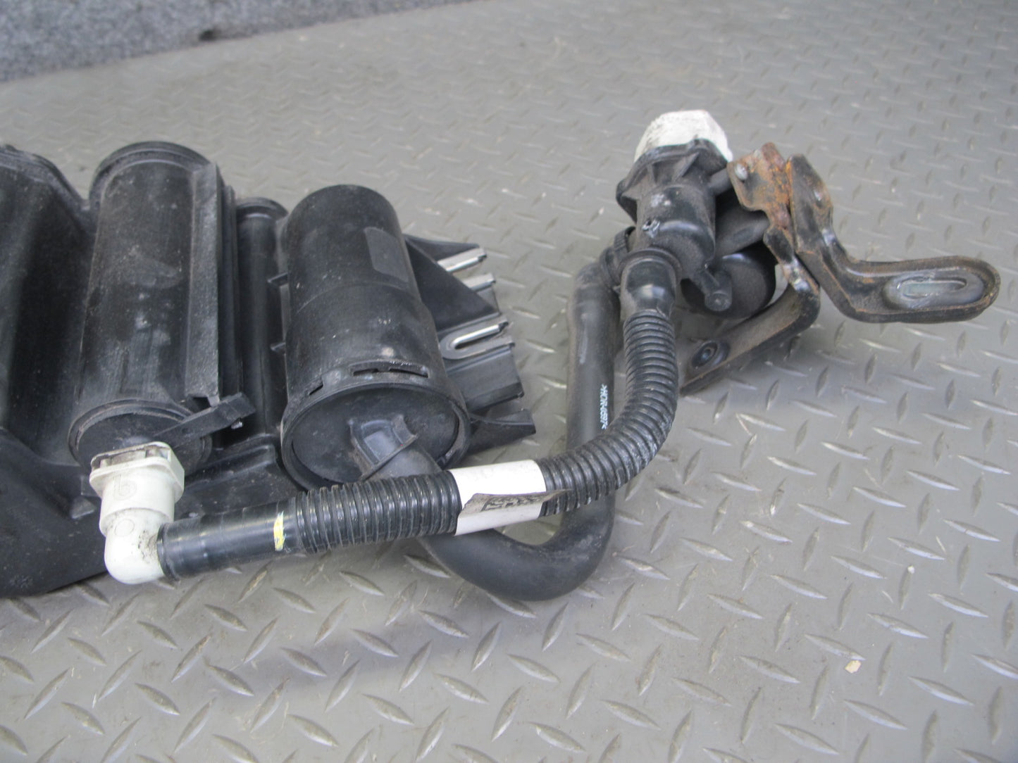 2017-2020 Maserati Levante M161 3.0L Fuel Evap Vapor Charcoal Canister