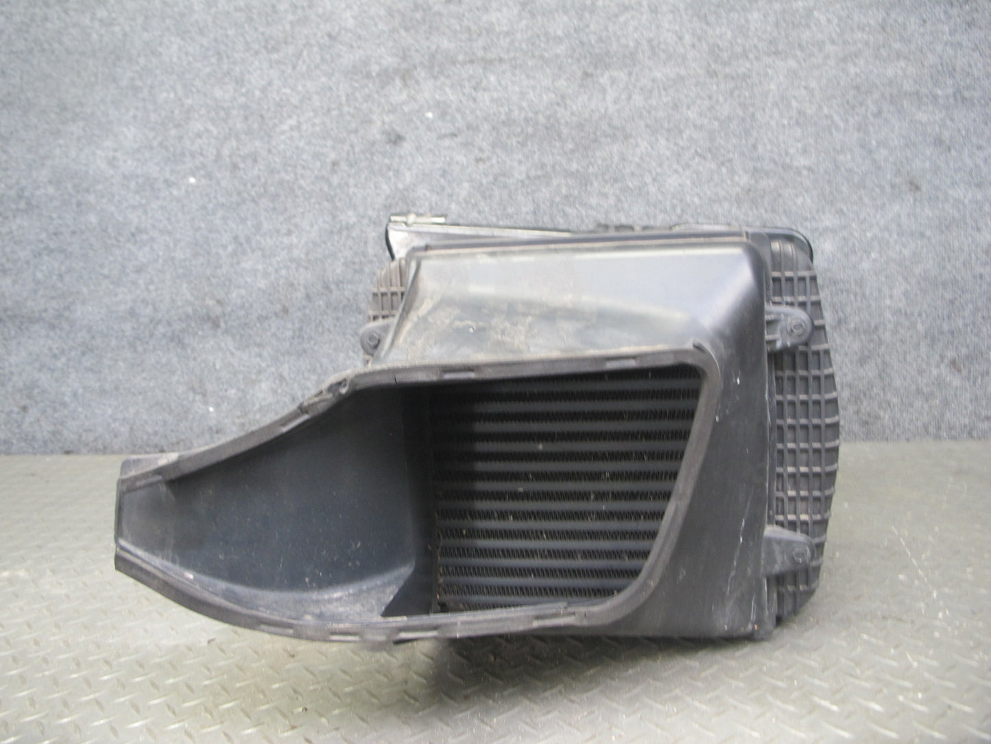 2017-2020 Maserati Levante M161 3.0L Left Intercooler w Shroud 16484793