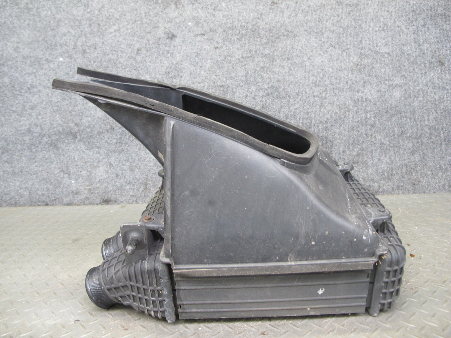 2017-2020 Maserati Levante M161 3.0L Left Intercooler w Shroud 16484793