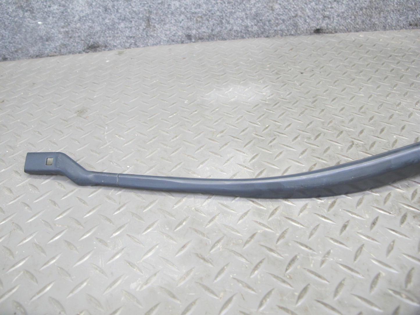 2017-2020 Maserati Levante M161 Front Windshield Left & Right Wiper Arm Set of 2