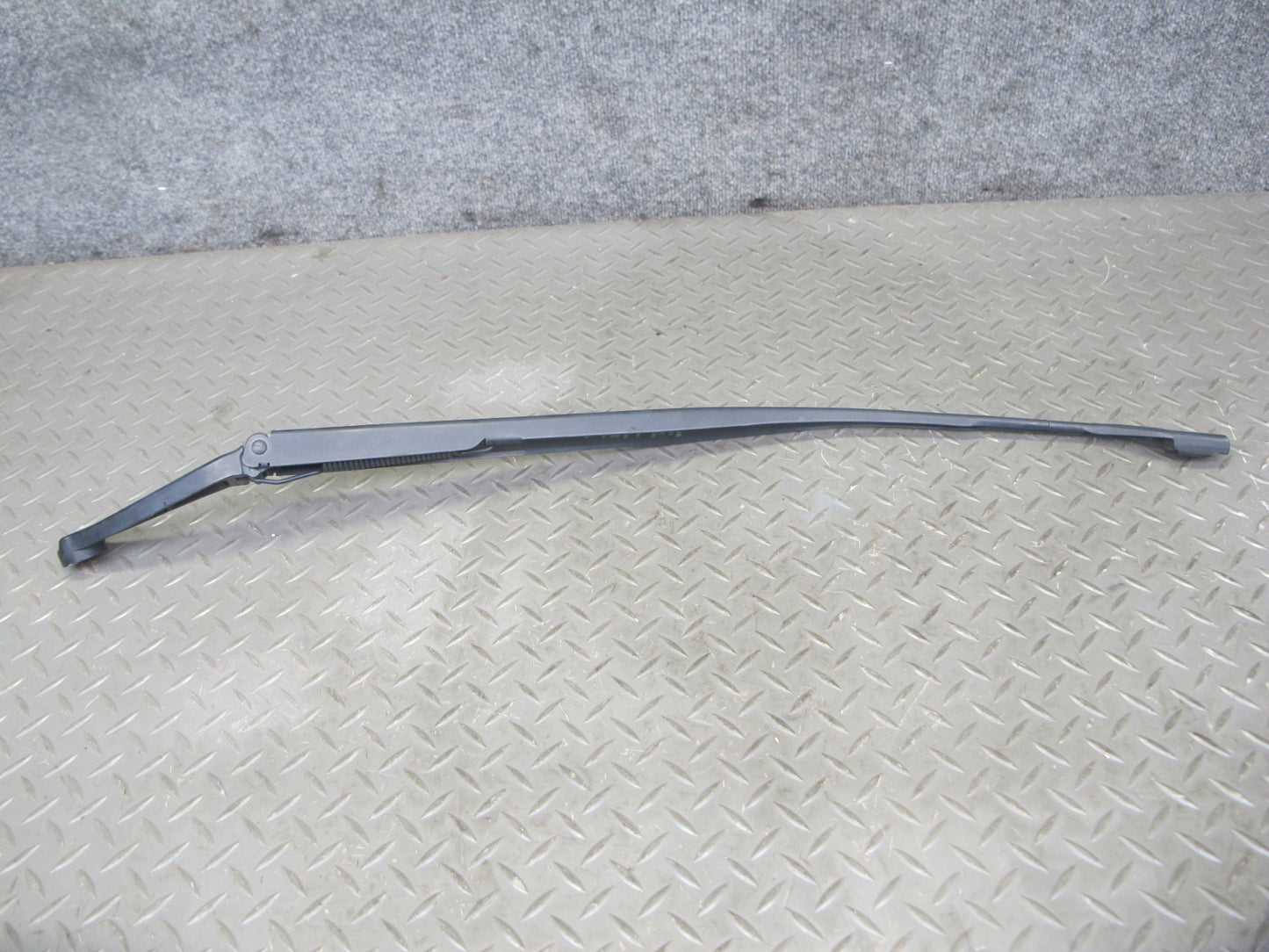 2017-2020 Maserati Levante M161 Front Windshield Left & Right Wiper Arm Set of 2